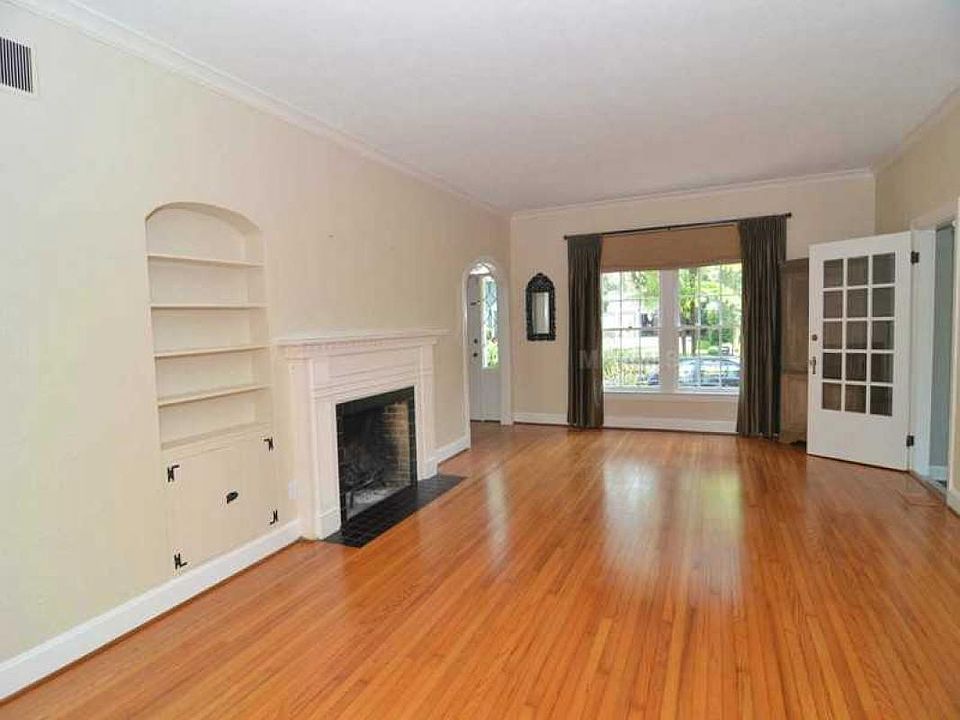 1st image of 1121 Woodland St