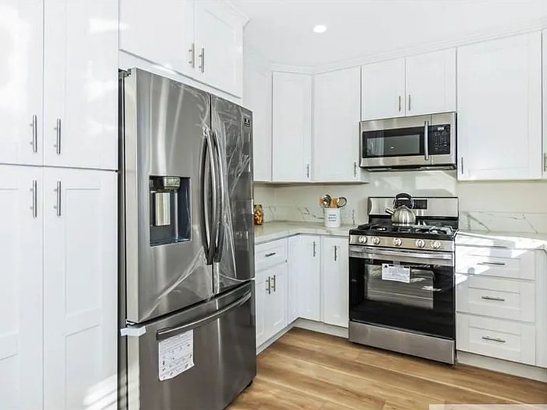 6391-6397 Inman St — Photo 13