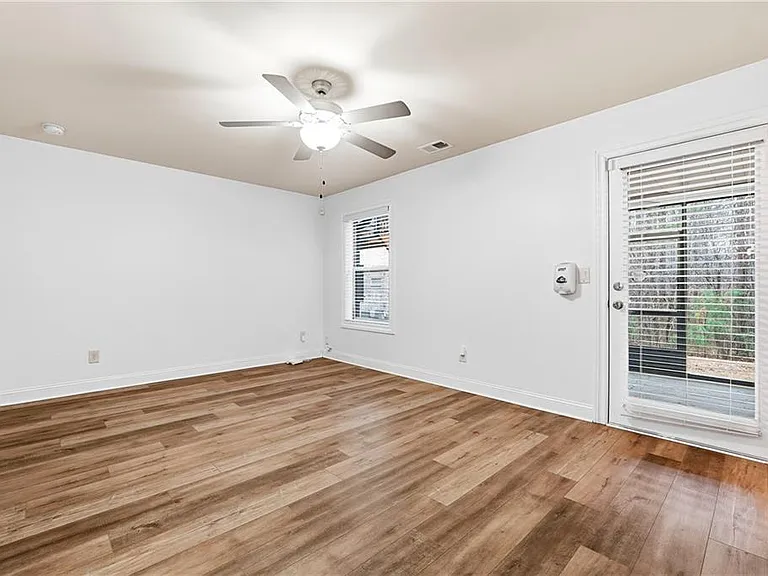 7809 Laurel Crest Dr — Photo 18