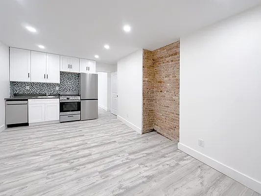 Rented by Compass | media 12