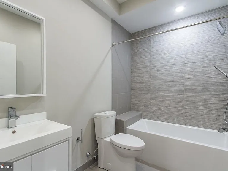 720 S Sartain St #1 — Photo 15