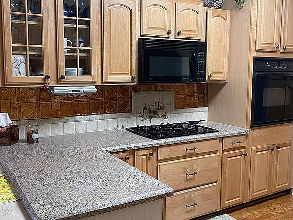 2nd image of 2160 Peachford Ln