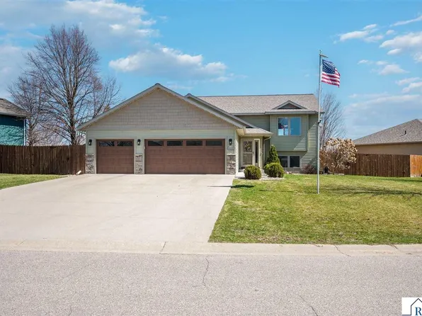 403 Perry St, Eagle Lake, MN 56024