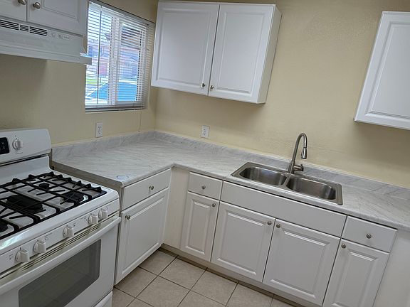 4th image of 28145 Via Princesa APT 5
