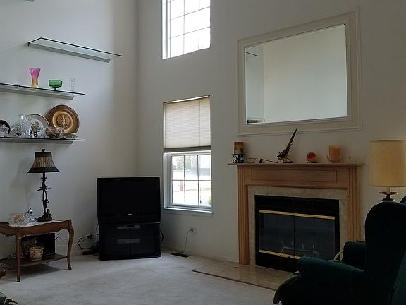 5th image of 960 Sweetflower Dr #1