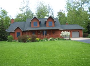 1500 Meadow Ln, Hillsdale, MI 49242
