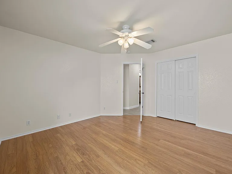 1617 Abbey Ln — Photo 24