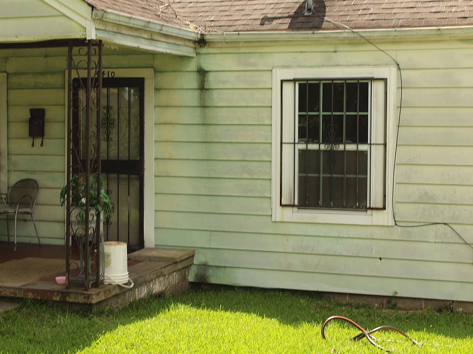2nd image of 4410 41st Pl N