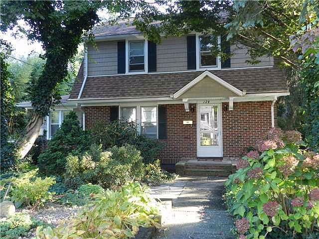 1st image of 124 Hunt Ave