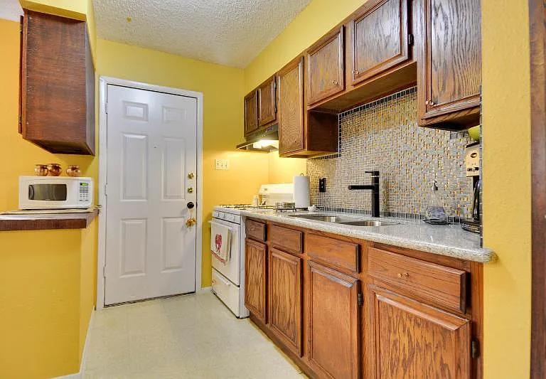 1218 Wyoming St #3 — Photo 11