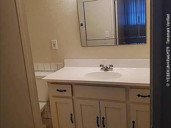 5th image of 1026 N Sacramento Ave #3