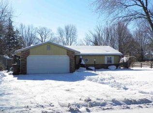 1815 Maple Ln, Garrett, IN 46738