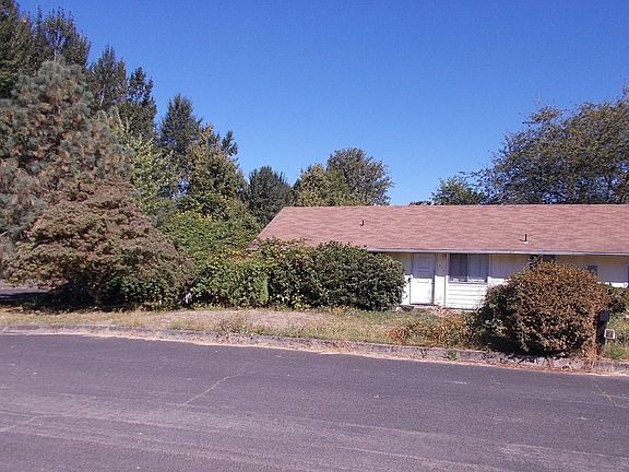 5th image of 844 Beechwood St