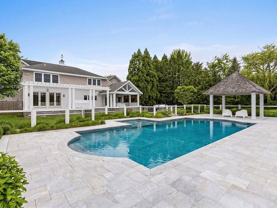 1st image of 10 Parrish Pond Ln