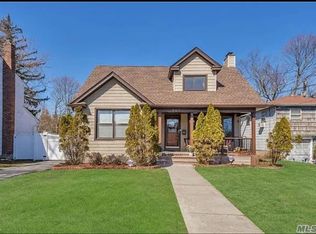 561 Demott Ave, Baldwin, NY 11510