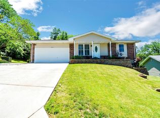 2112 Devonshire Dr, Imperial, MO 63052