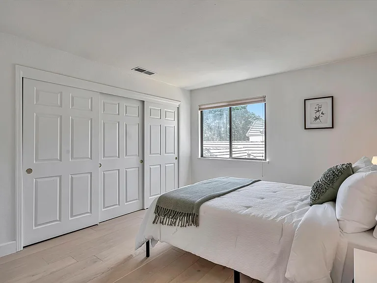 133 Madrid Way — Photo 8