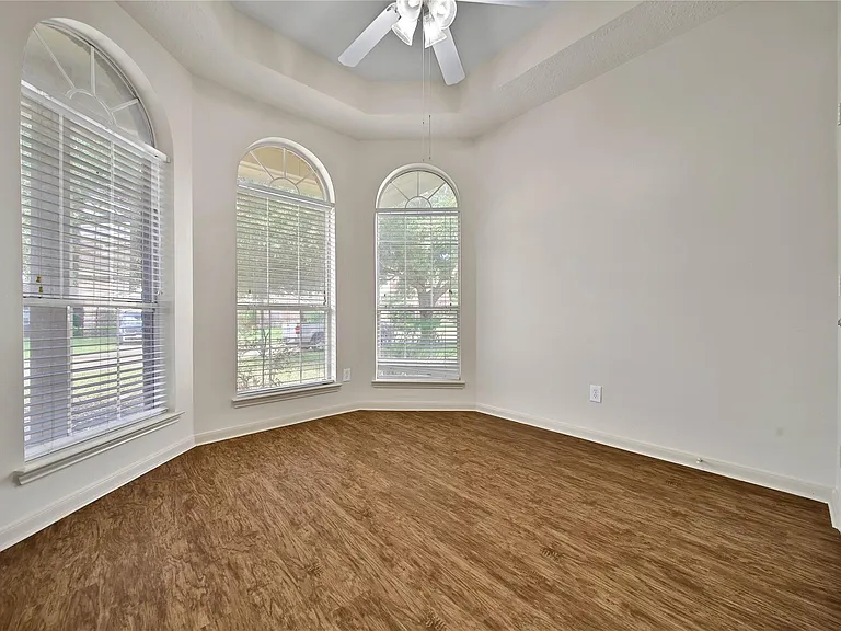 32026 Annice Ln — Photo 15