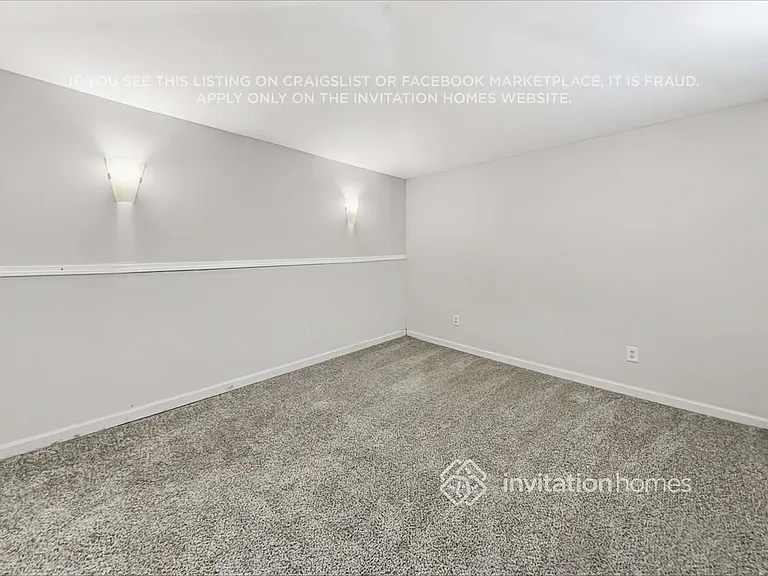 1379 Hidden Cir — Photo 17