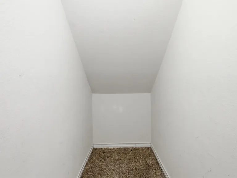 2113 Grove Park Ln — Photo 21