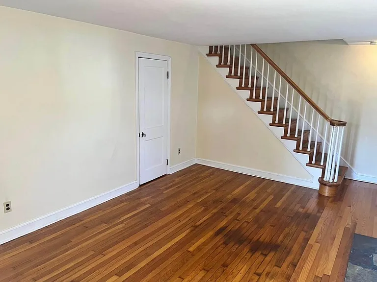 14 Oak Ave — Photo 6