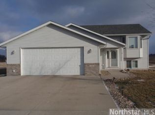 1101 10th St SE, Waseca, MN 56093