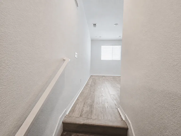 1980 Affinity Ln — Photo 8