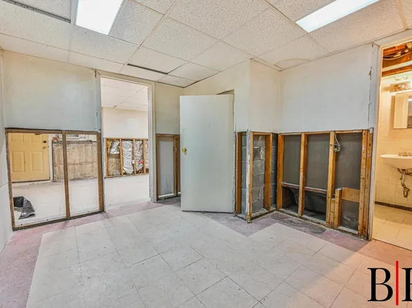 2076 East 63rd Street image 18 of 24