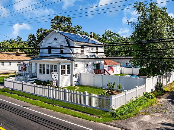 3rd image of 1033 18th Avenue