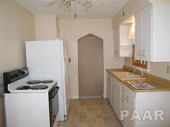 4th image of 329 E Elmhurst Ave