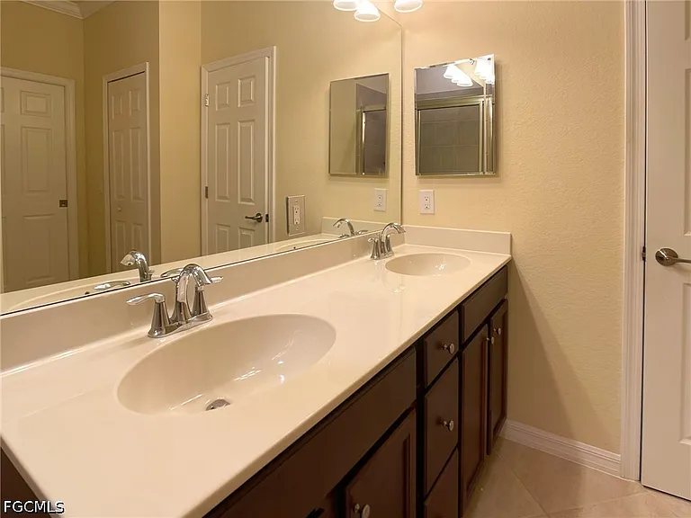 10302 Via Colomba Cir — Photo 7
