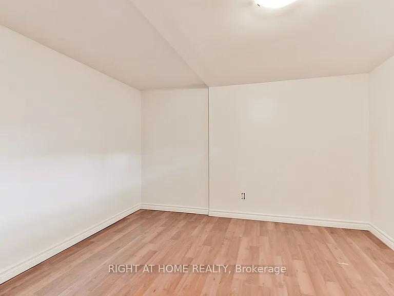 43 Bertram St #BASEMENT — Photo 9