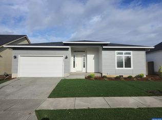 657 Magnolia Ave, Woodburn, OR 97071