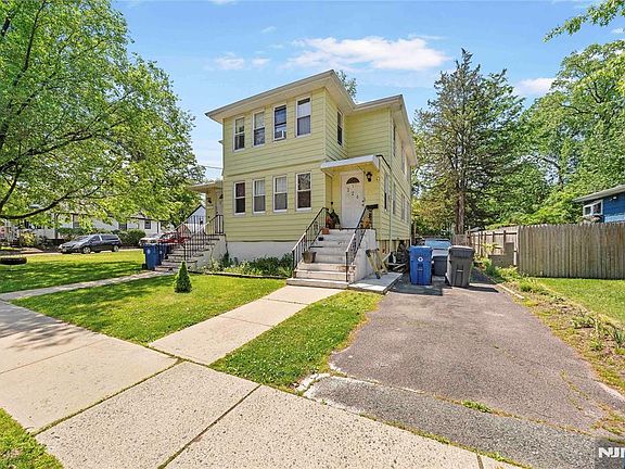 4th image of 326 Howland Ave