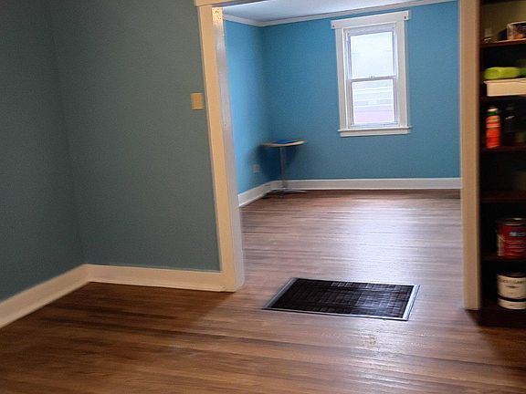 2nd image of 350 Bedford St