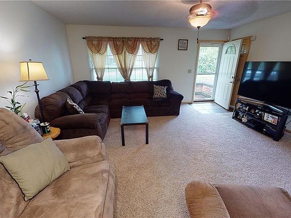 4th image of 2705 Eastroad