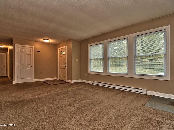 4th image of 2759 Pocono Cir