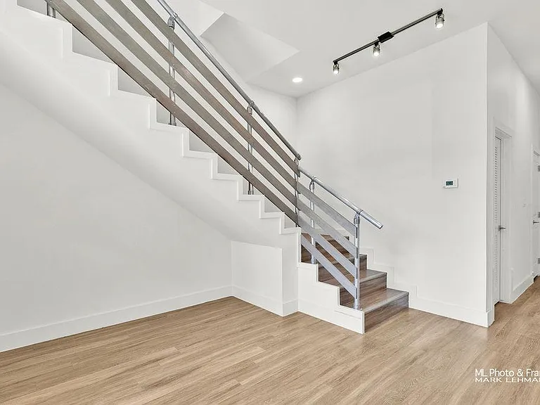 524 Wildrose Ln #9 — Photo 12