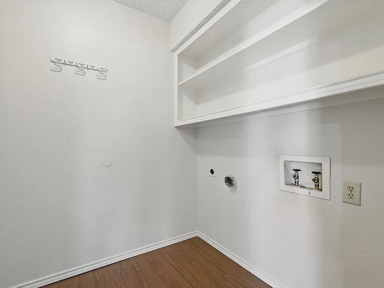 338 Edgewood Dr — Photo 11