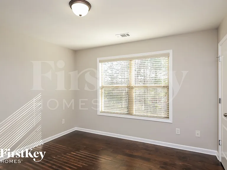 2545 Mossy Rock Pl — Photo 16