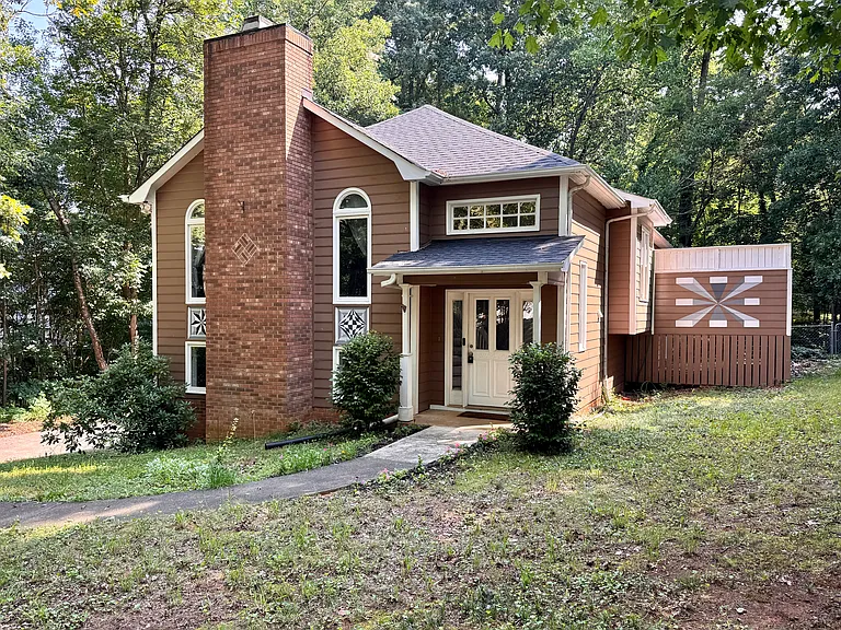 3220 Hickory Ridge Dr — Photo 1