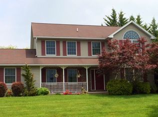 6823 Roberts Rd, Coopersburg, PA 18036