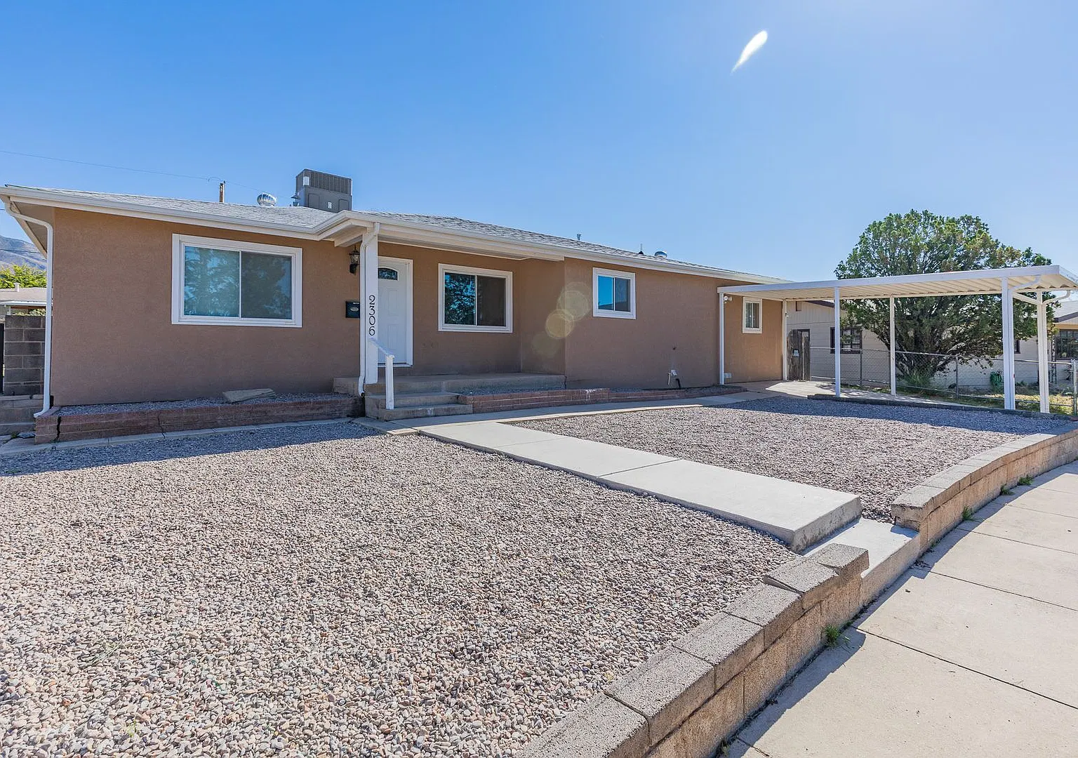 Updated 3 bedroom 2 bath Home! — Photo 1