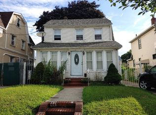 9005 215th St, Queens Village, NY 11428