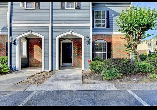 810 Summer Pl Photo 1