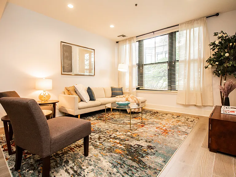 1387 Washington St #203 — Photo 4