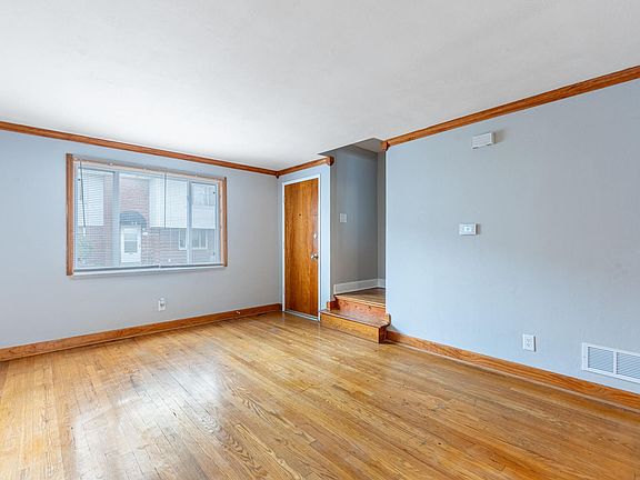5th image of 1059 Wilmington Ave APT 2