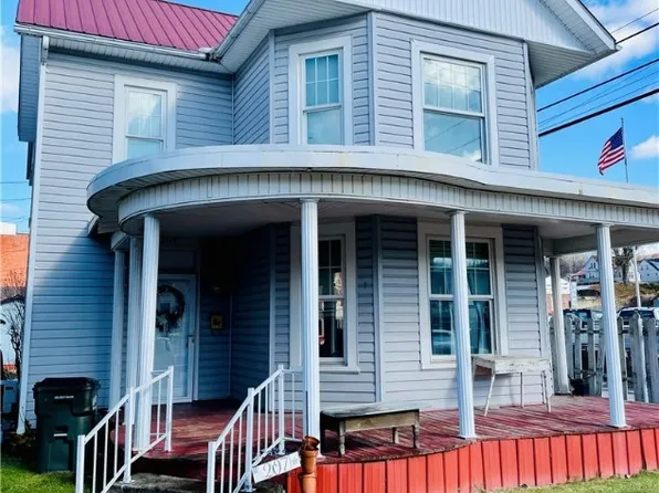 207 George St, Saint Marys, WV 26170