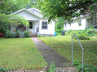 2146 N Johnston Ave, Springfield, MO 65803