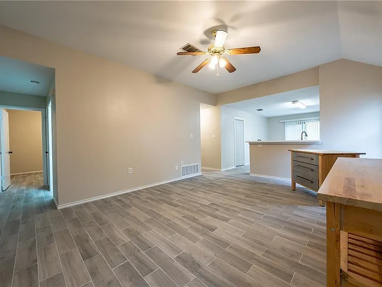 1607 Greening Way — Photo 10